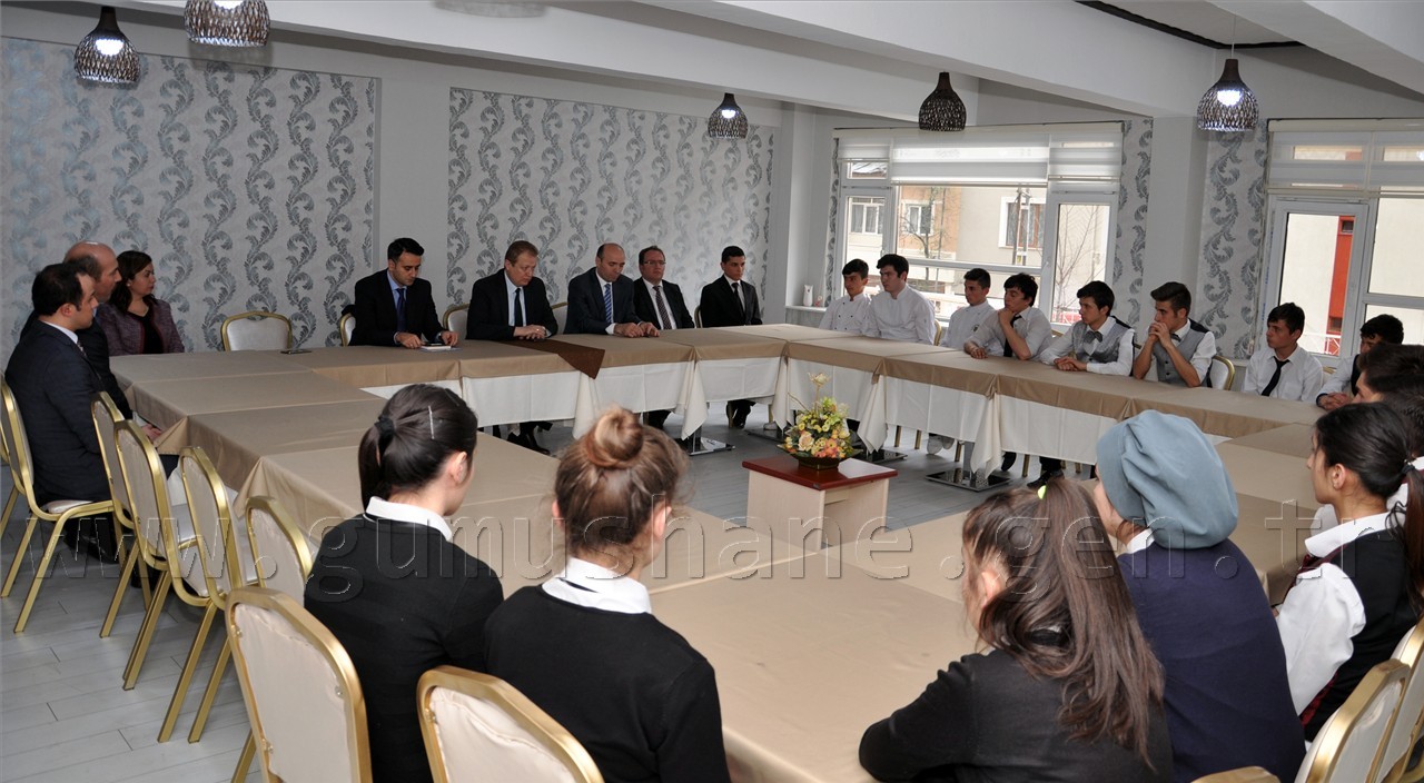 Vali Yavuz Geleceğin Turizmcileriyle Buluştu 6