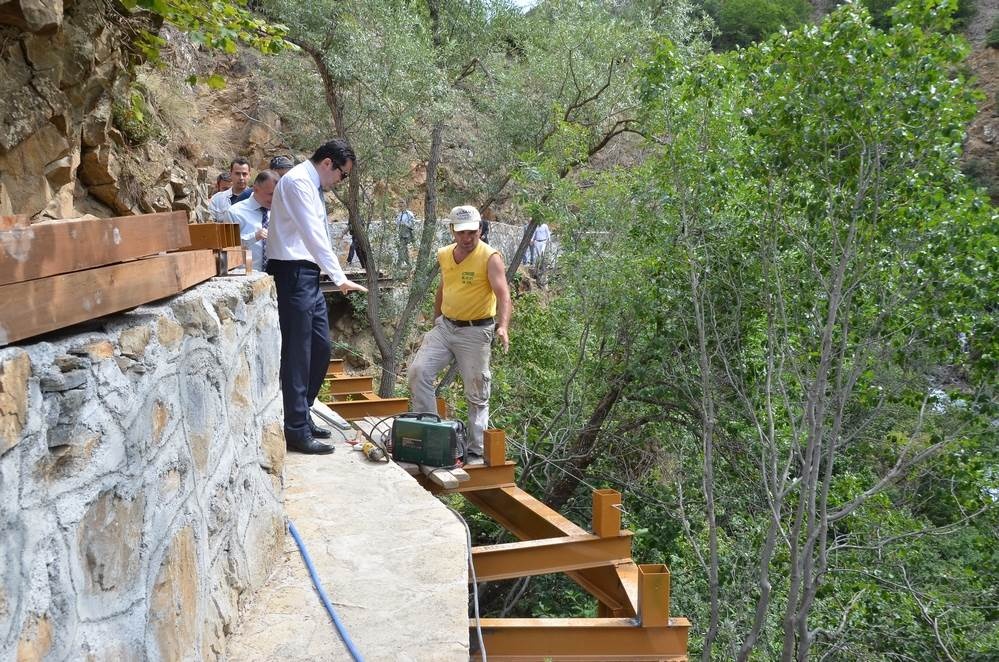 Vali Memiş Şiran köyleri ve Tomara Şelalesinde incelemelerde bulundu 10