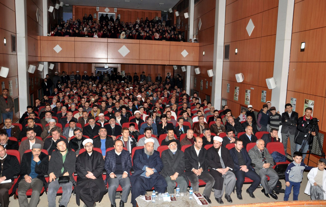 Gümüşhane’de Müslüman Kimliği Konulu Konferans Düzenlendi 3