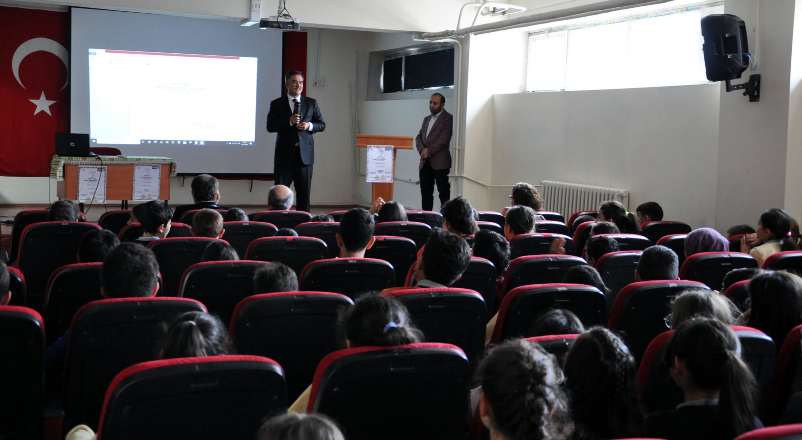 Araştırmacı-Yazar Güngör Üçüncüoğlu öğrencilerle buluştu 1