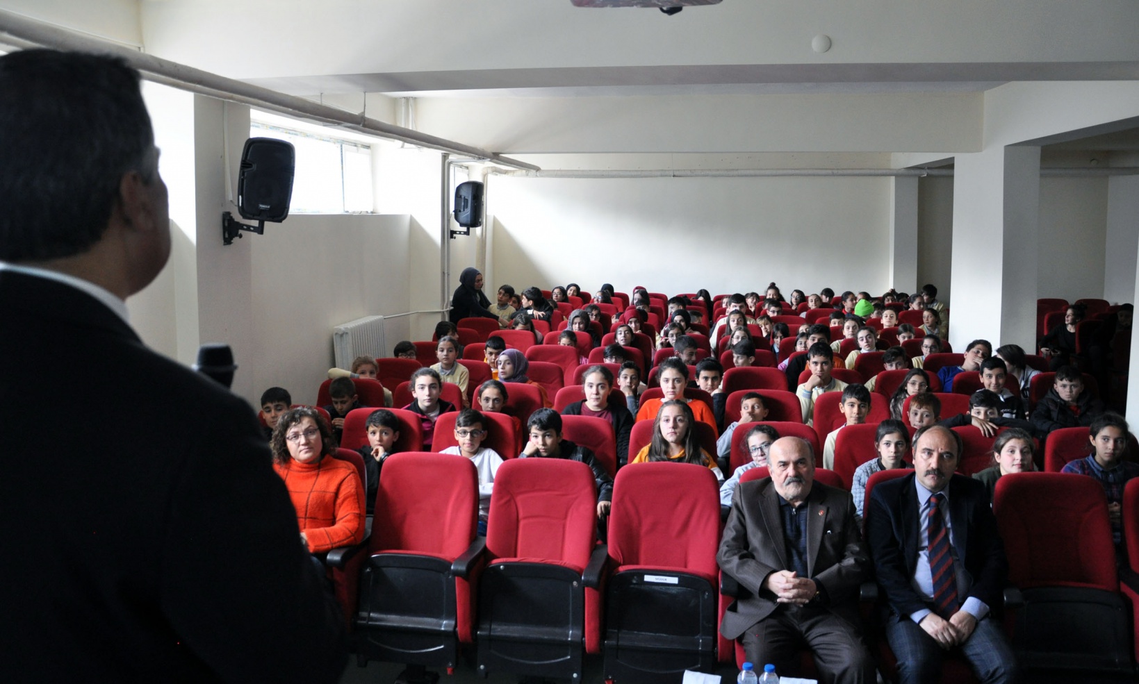 Araştırmacı-Yazar Güngör Üçüncüoğlu öğrencilerle buluştu 9