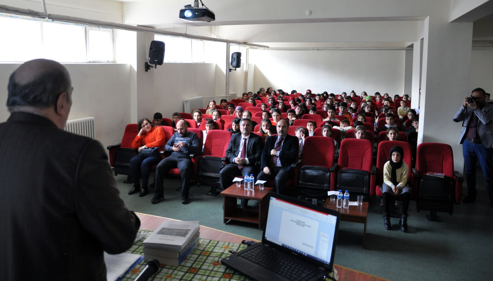 Araştırmacı-Yazar Güngör Üçüncüoğlu öğrencilerle buluştu 10