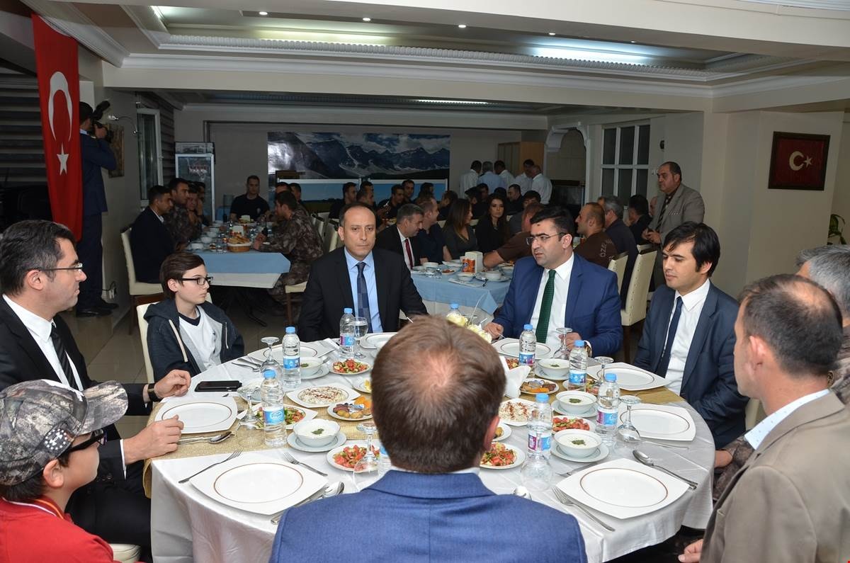 'Adeta iğneyle kuyu kazıyoruz ama bu mücadeleyi sonuna kadar sürdüreceğiz' 1