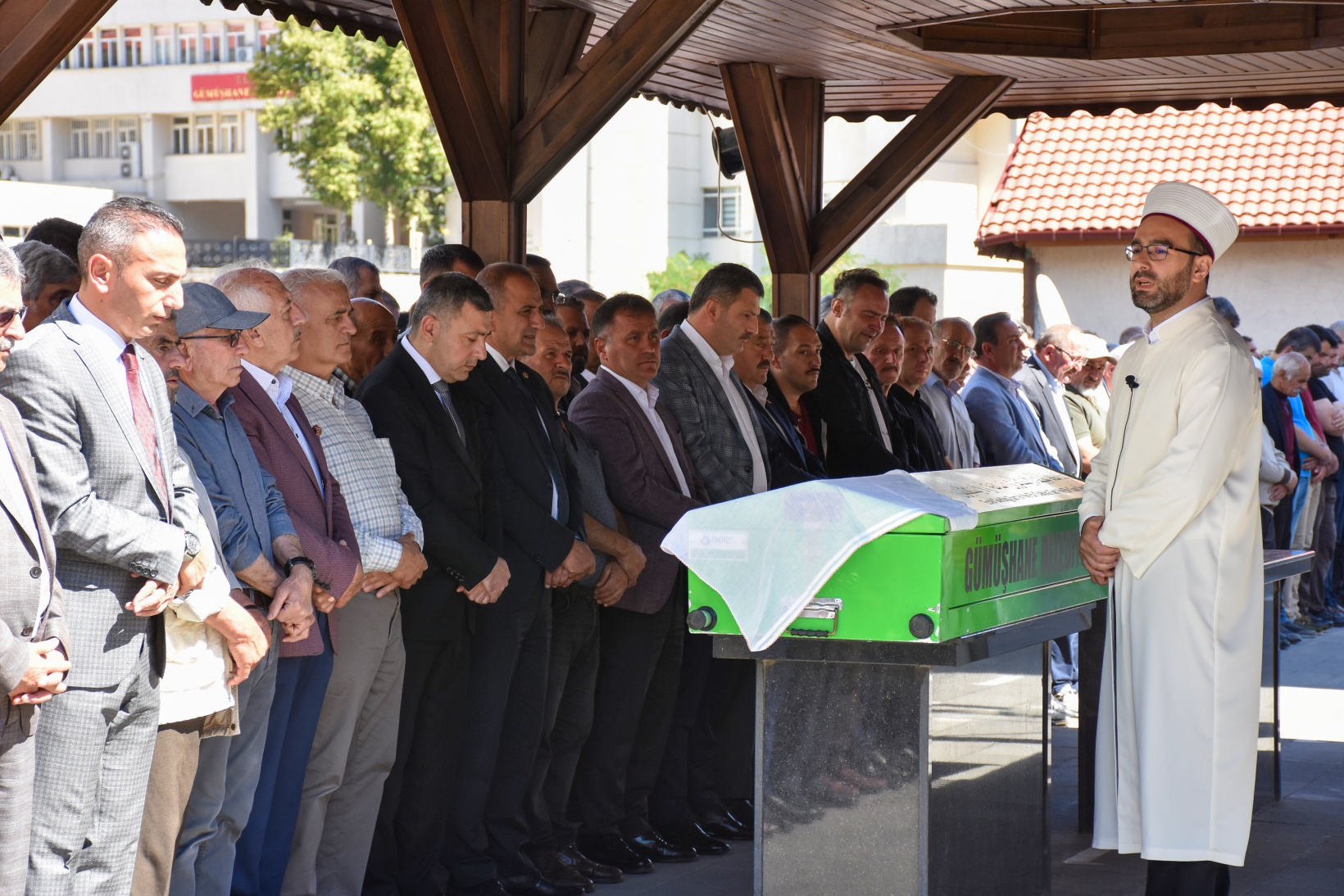 Akdoğan son yolculuğuna uğurlandı 7