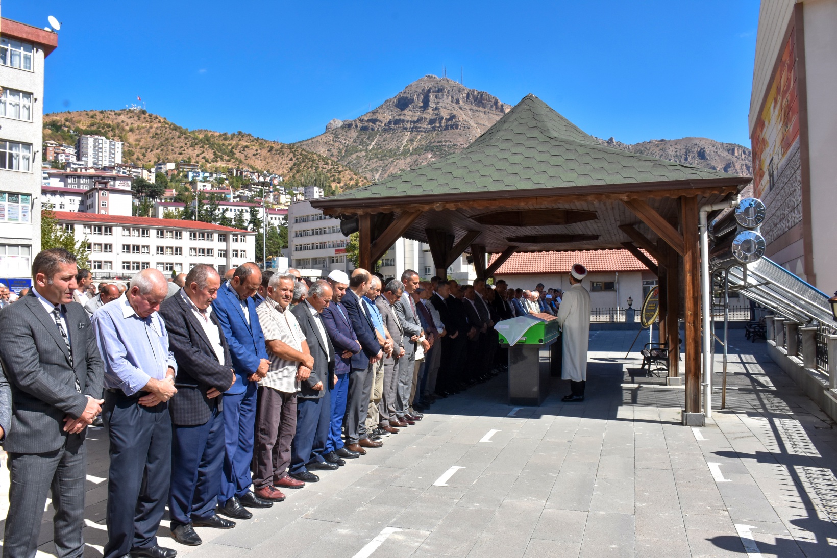 Akdoğan son yolculuğuna uğurlandı 9