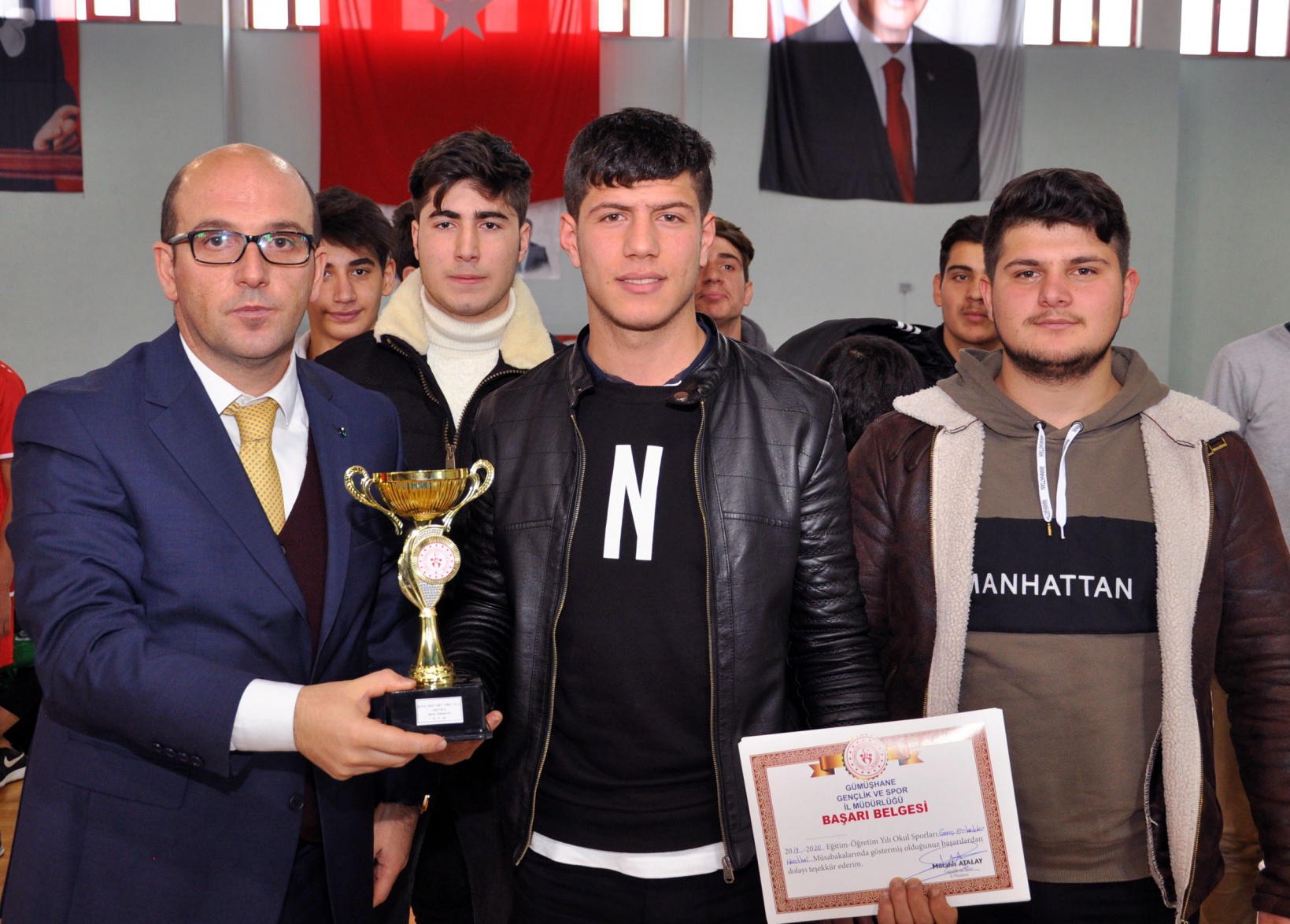 Okullar arası genç erkekler hentbol turnuvası sona erdi 5