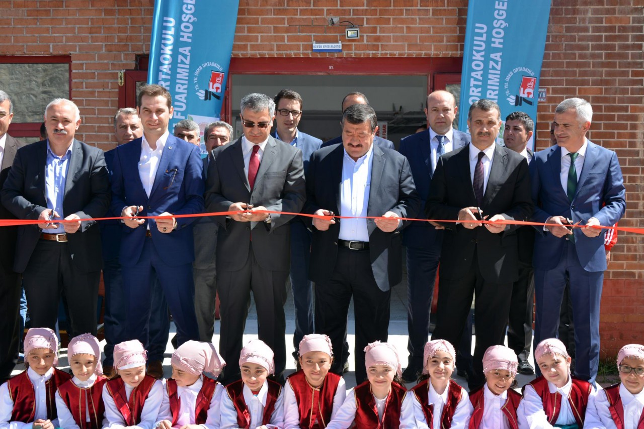 Kelkit 75. Yıl İMKB Ortaokulunda TÜBİTAK Bilim Fuarı açıldı 5