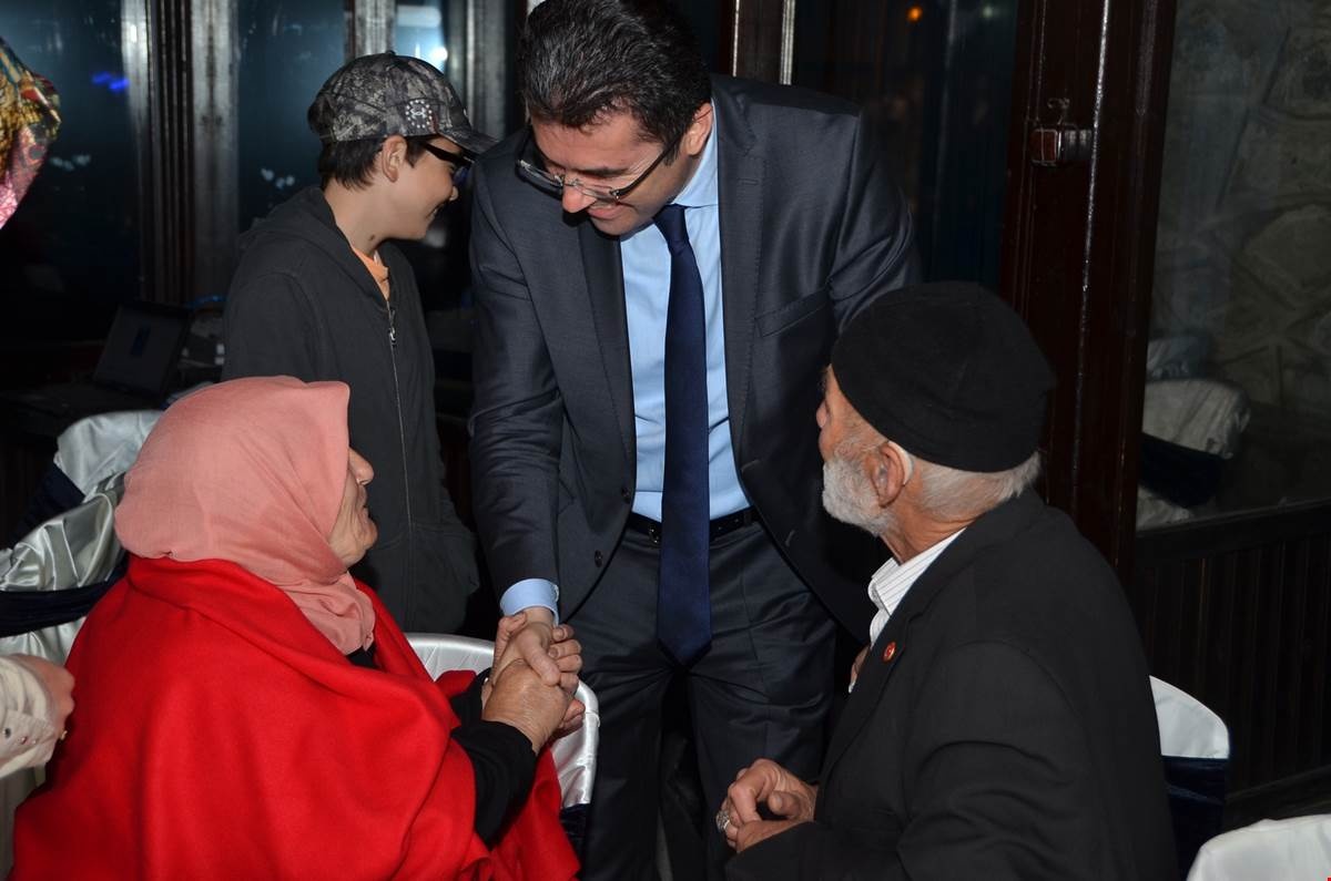 Vali Memiş iftarda şehit aileleri ve gazilerle bir araya geldi 18