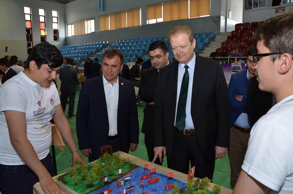 Gümüşhane İmam Hatip Ortaokulu’ndan TÜBİTAK Bilim Fuarı 11