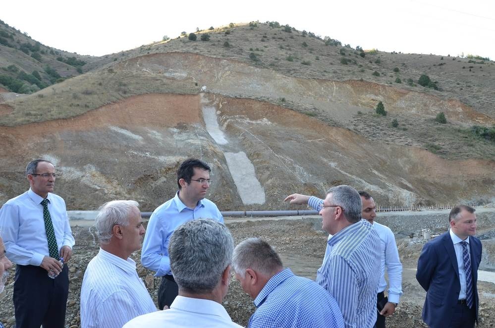Vali ve Vekil Kelkit’te sulama barajı inşaatlarını inceledi 9