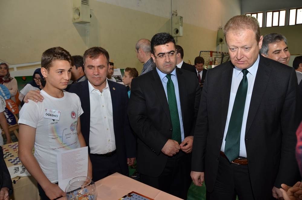 Gümüşhane İmam Hatip Ortaokulu’ndan TÜBİTAK Bilim Fuarı 16