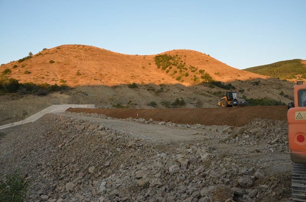 Vali ve Vekil Kelkit’te sulama barajı inşaatlarını inceledi 19