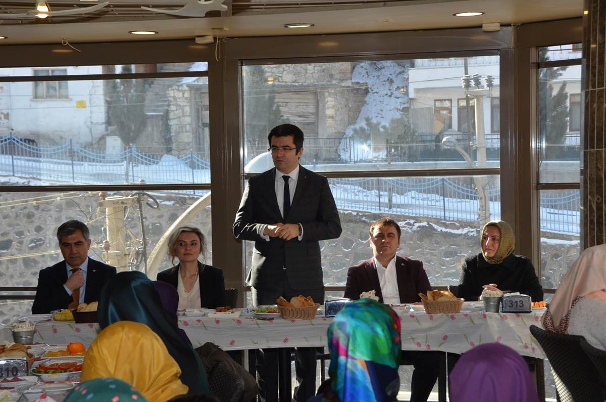 Gümüşhane protokolü sevgi ve umut evlerinde barınan çocuklarla buluştu 12