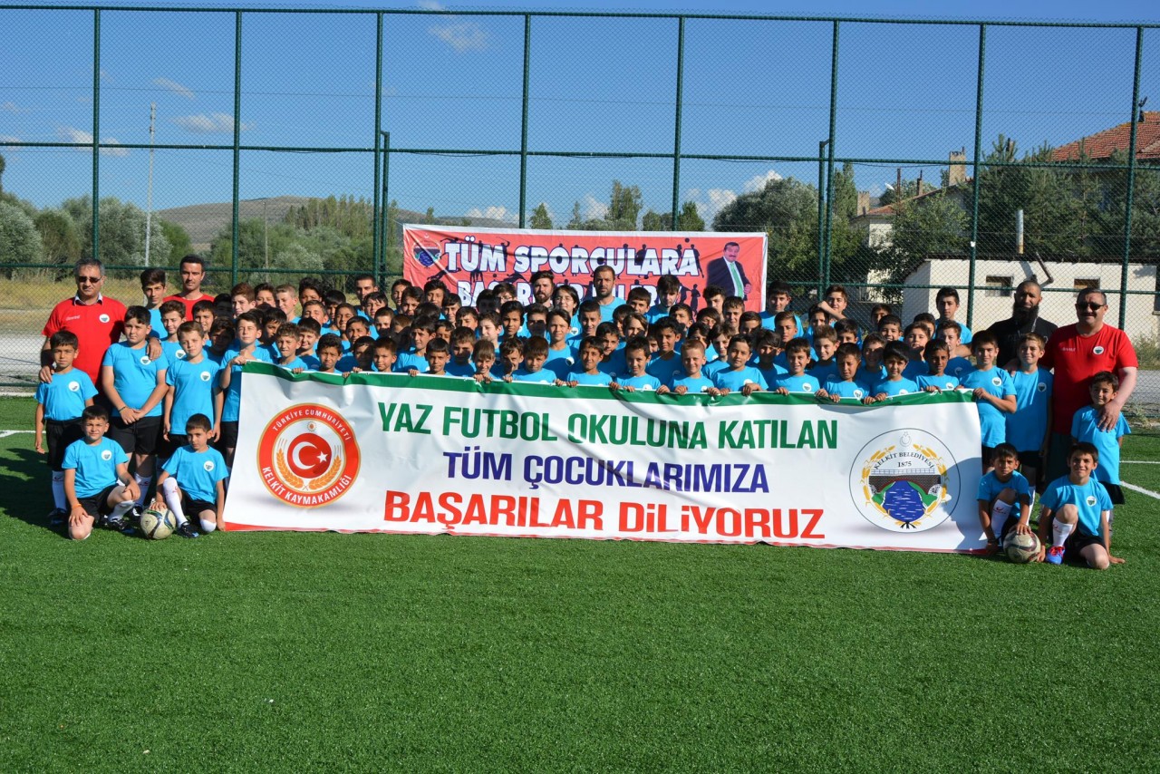 Kelkit Belediyesi futbol yaz okulu açtı 1