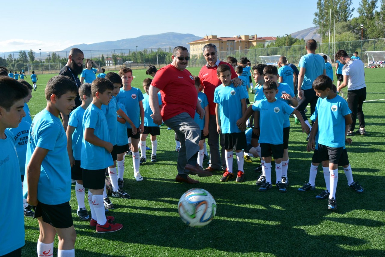 Kelkit Belediyesi futbol yaz okulu açtı 6