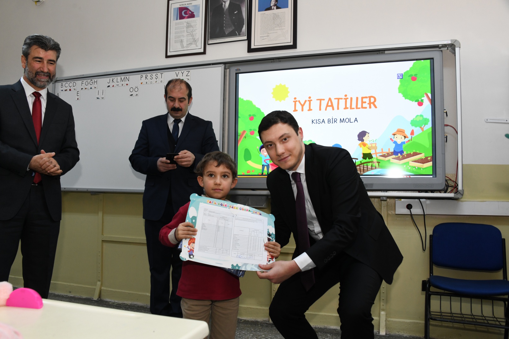 Gümüşhane’de 18 bin 349 öğrenci karne alarak yarıyıl tatiline girdi 1