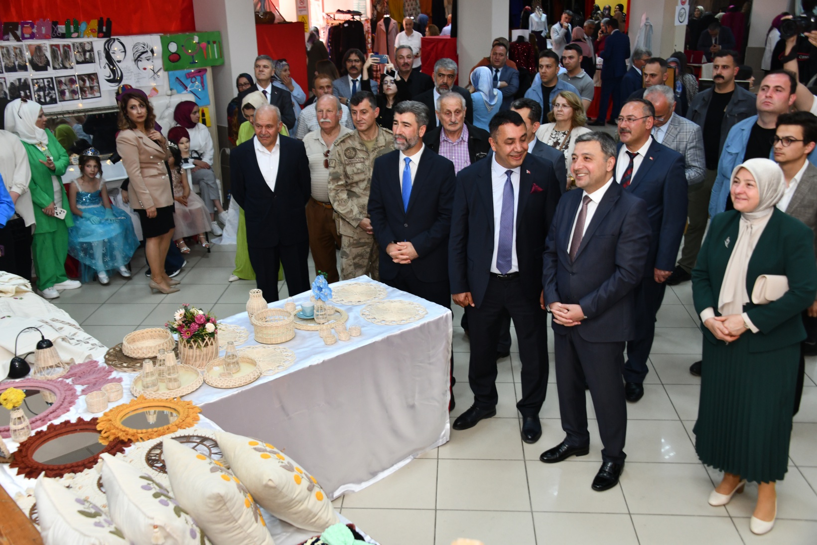 Halk Eğitimi Merkezinde bir yıllık emekler görücüye çıktı 14