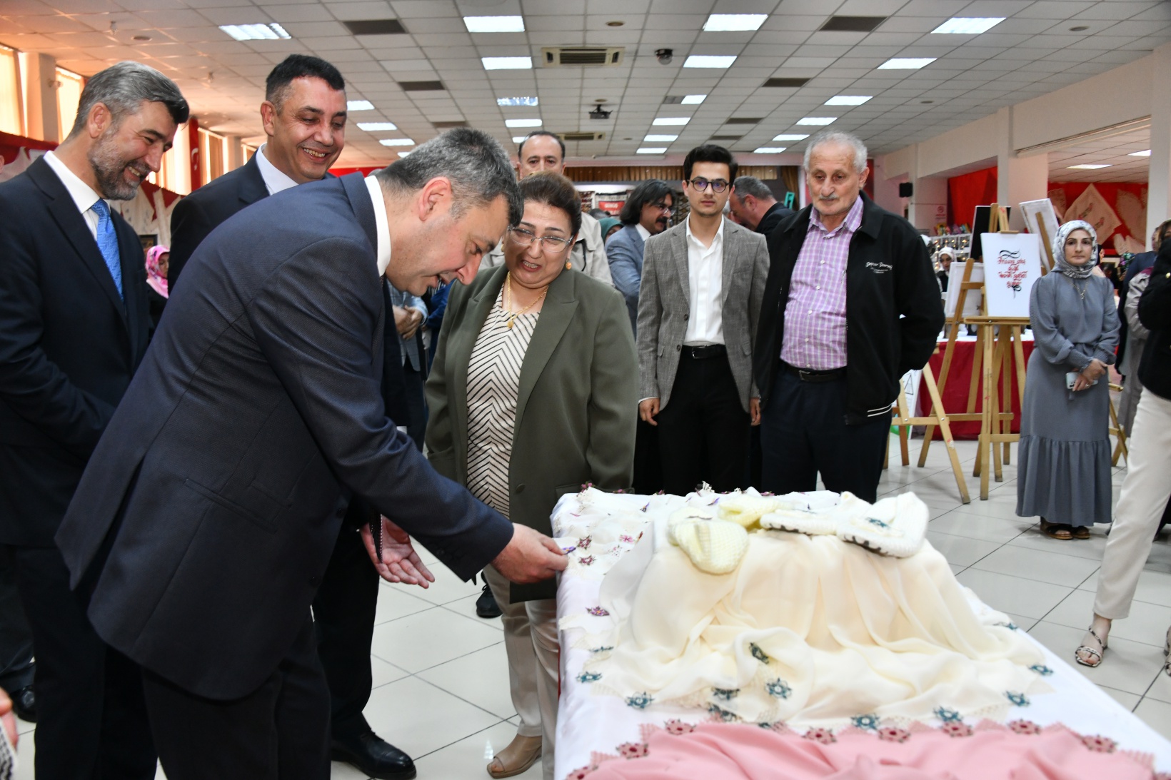 Halk Eğitimi Merkezinde bir yıllık emekler görücüye çıktı 52