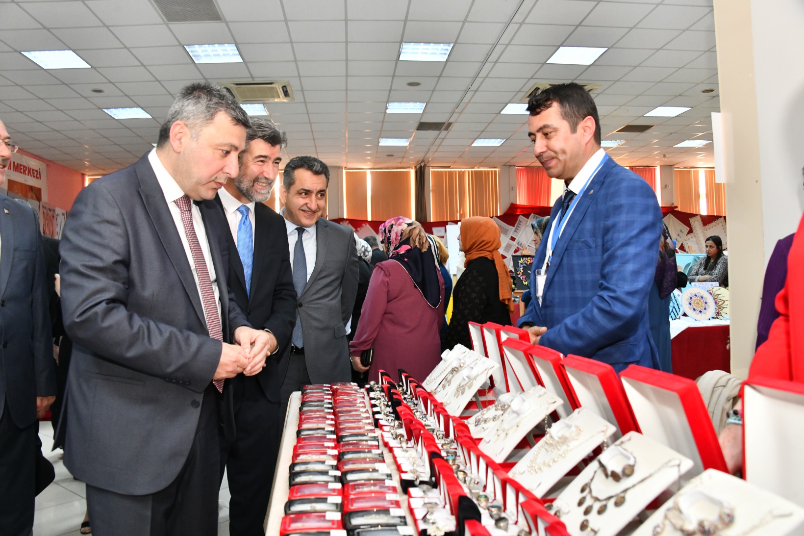 Halk Eğitimi Merkezinde bir yıllık emekler görücüye çıktı 61