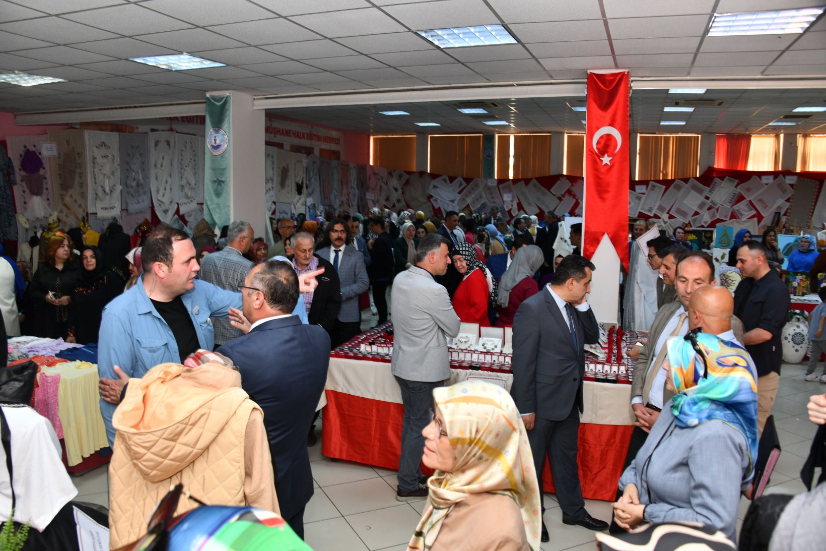 Halk Eğitimi Merkezinde bir yıllık emekler görücüye çıktı 45