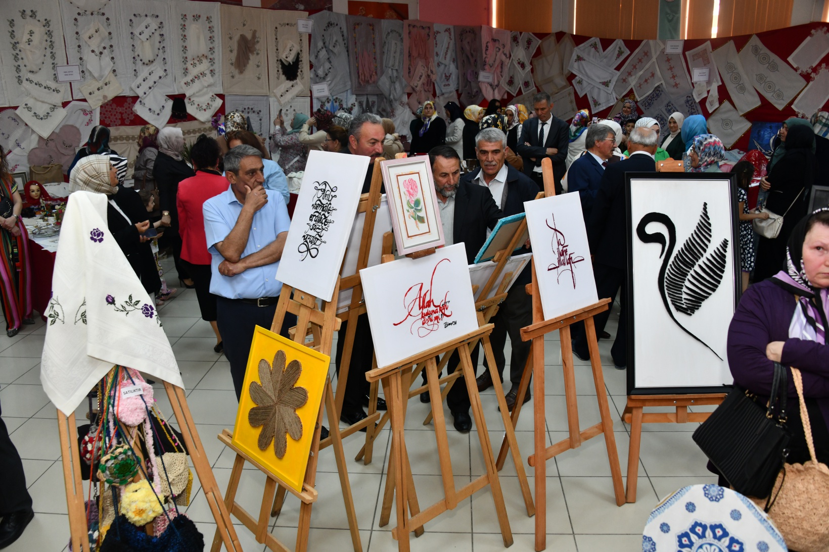 Halk Eğitimi Merkezinde bir yıllık emekler görücüye çıktı 41