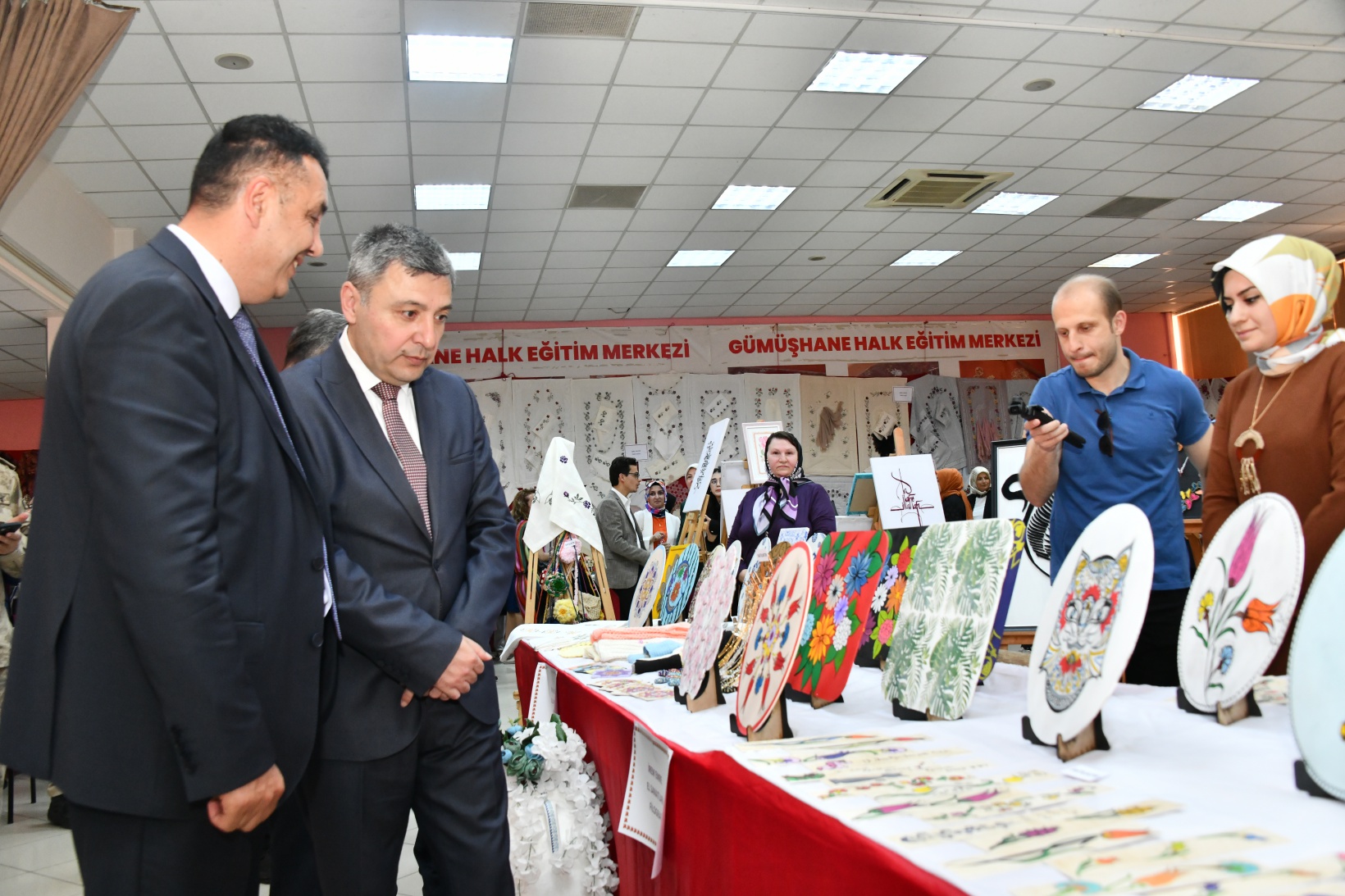 Halk Eğitimi Merkezinde bir yıllık emekler görücüye çıktı 42