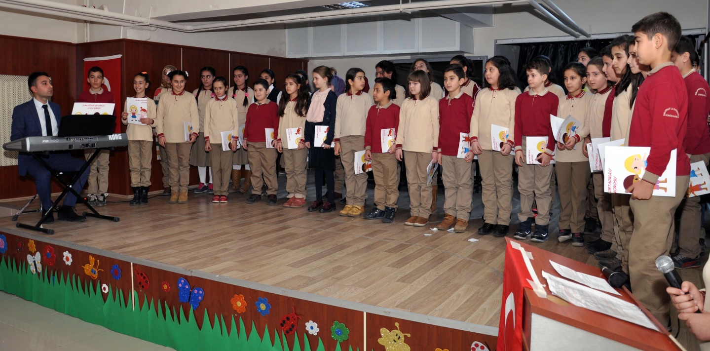 Dumlupınar İlkokulundan dönem sonu programı 12