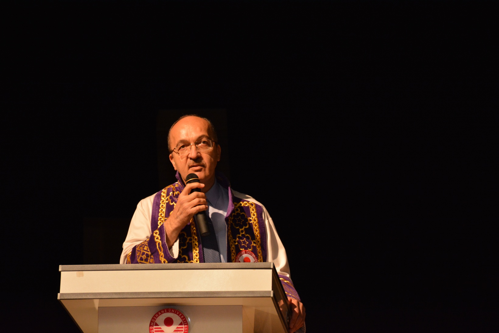 GÜ’de Akademik Cübbe Giyme ve Belge Takdim Töreni gerçekleştirildi 1