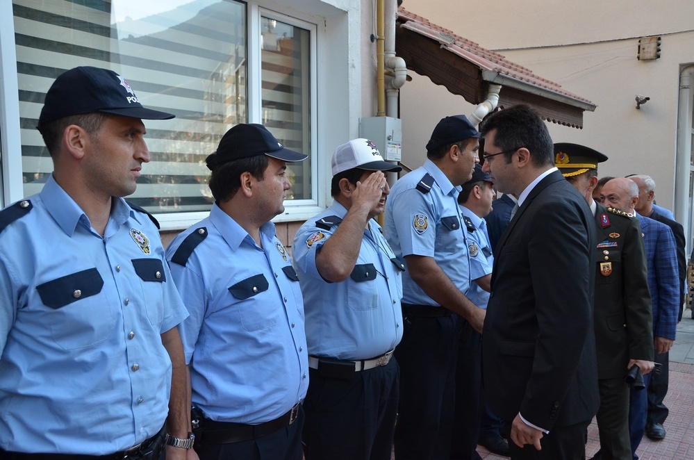 Gümüşhane’de Bayramlaşma töreni ilklerle gerçekleştirildi 14