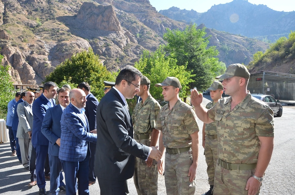 Gümüşhane’de Bayramlaşma töreni ilklerle gerçekleştirildi 27