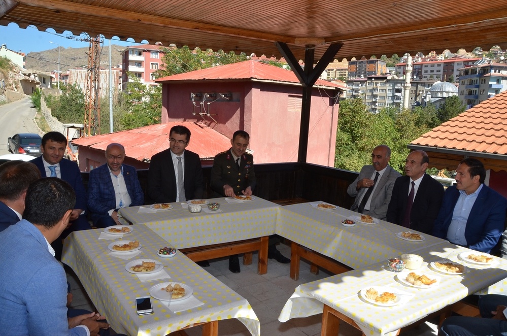 Gümüşhane’de Bayramlaşma töreni ilklerle gerçekleştirildi 17