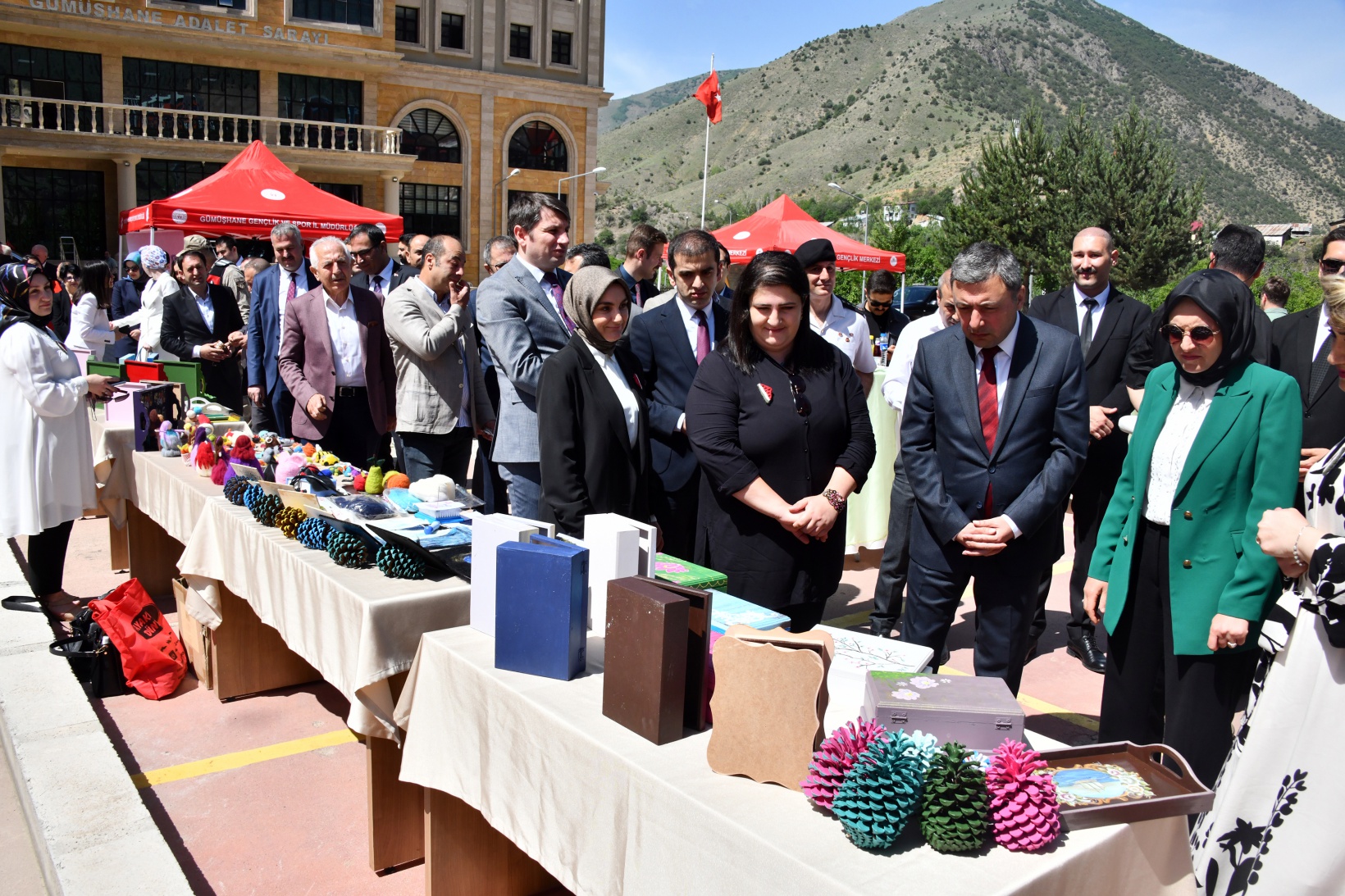 Yükümlülerin el sanatları sergisi büyük beğeni topladı 13