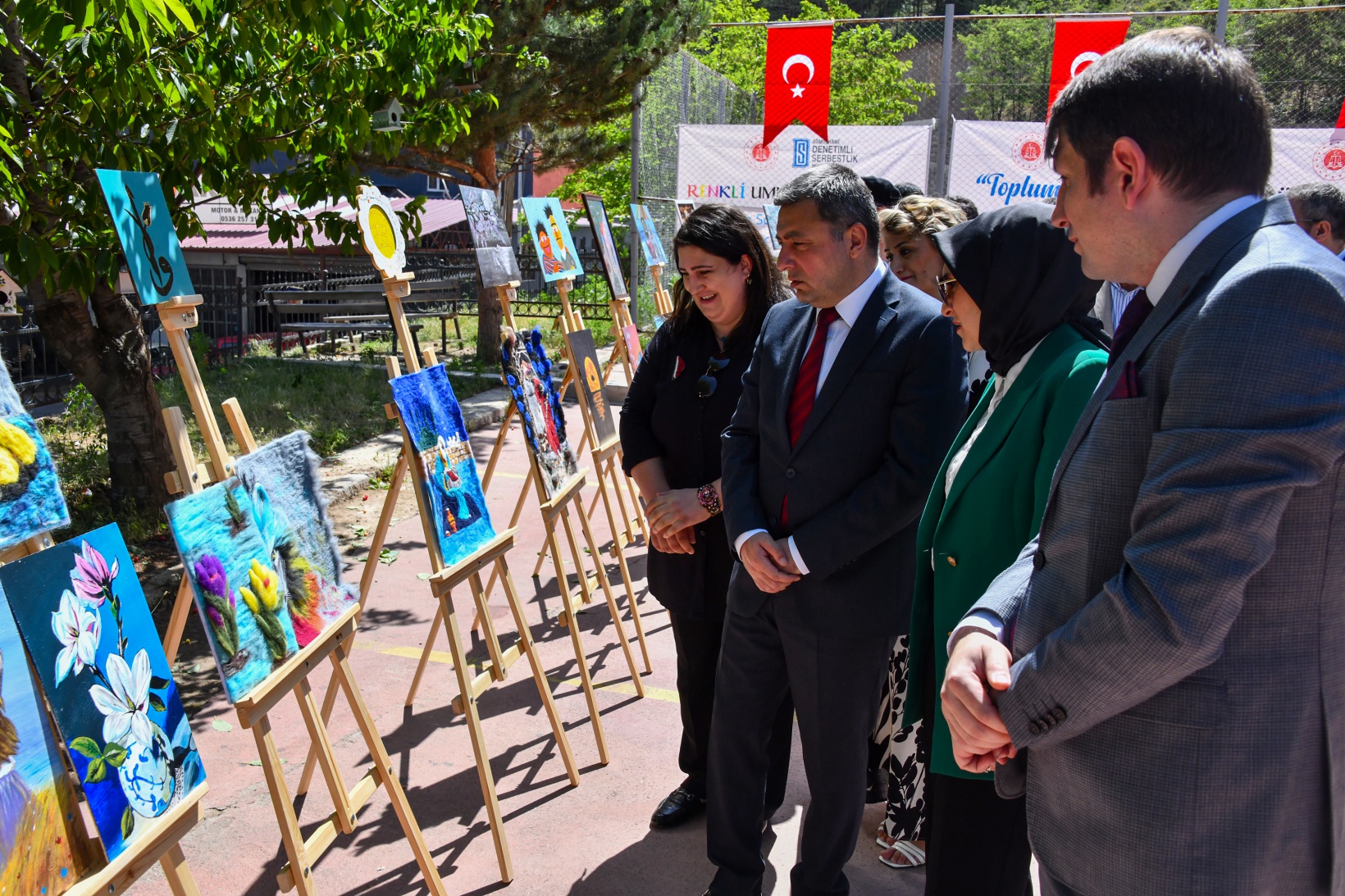 Yükümlülerin el sanatları sergisi büyük beğeni topladı 16