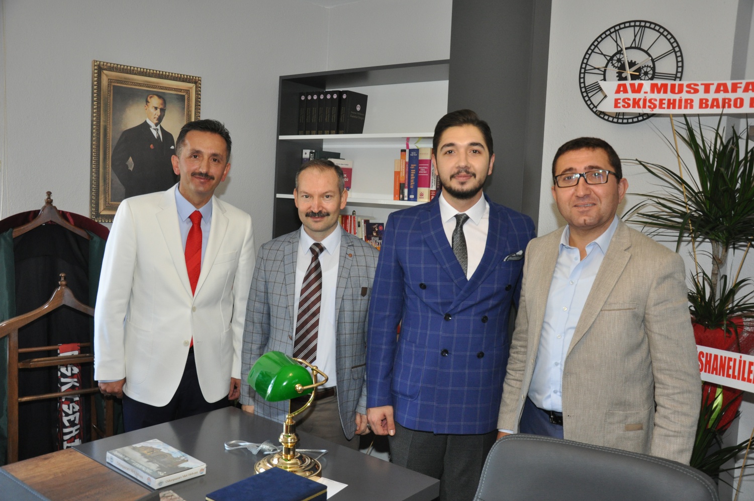 Gümüşhaneli Turhan’dan Eskişehir’e hukuk bürosu  12