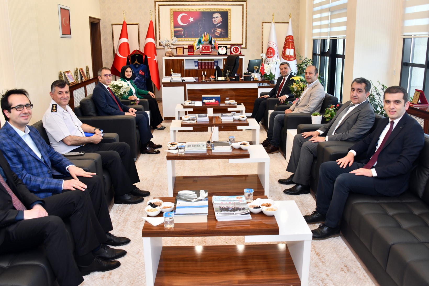 Yükümlülerin el sanatları sergisi büyük beğeni topladı 8