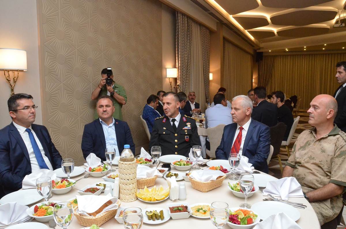 Albay Danışan’a veda yemeği 4