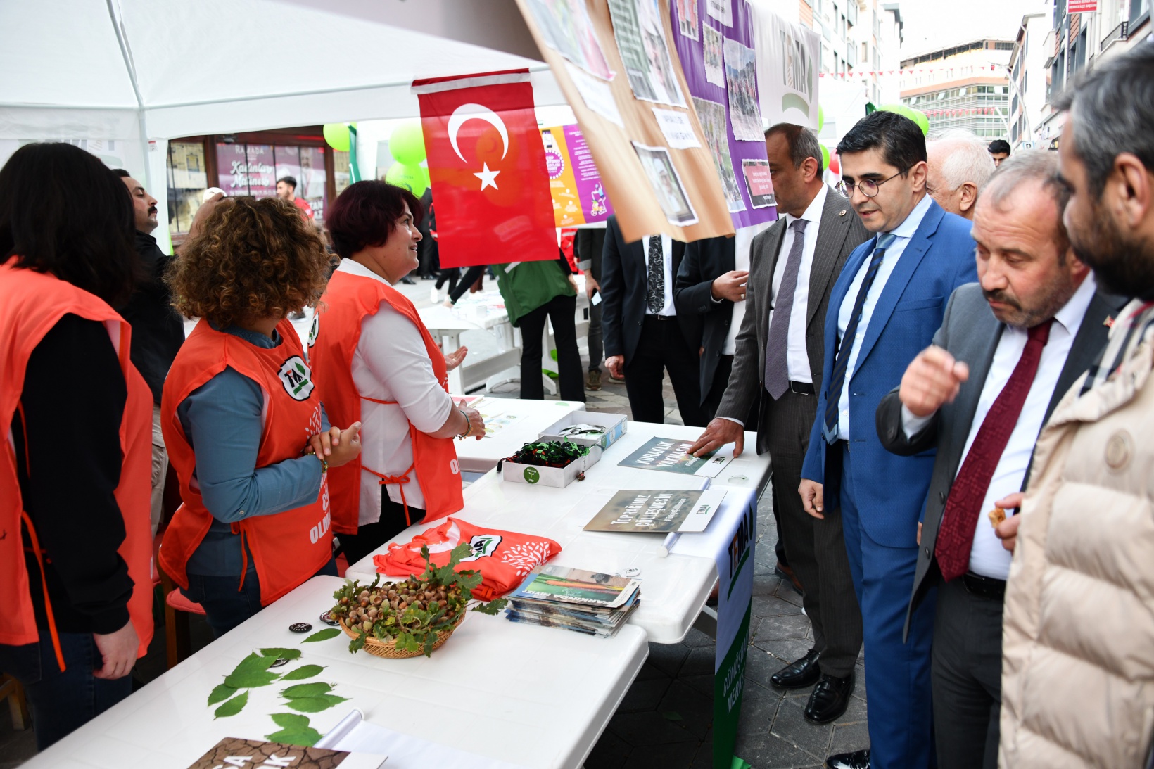 Gümüşhane'de 27. Kuşburnu Festivali başladı   11