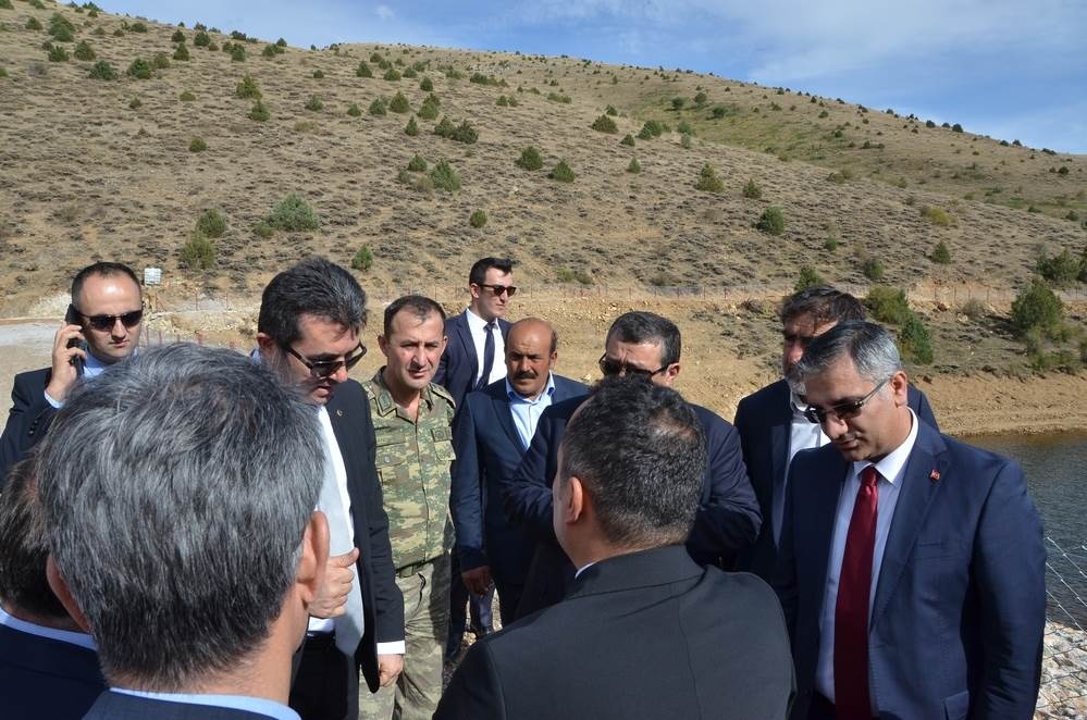 Vali Memiş, Kelkit’te tarımsal tesisleri inceledi 15