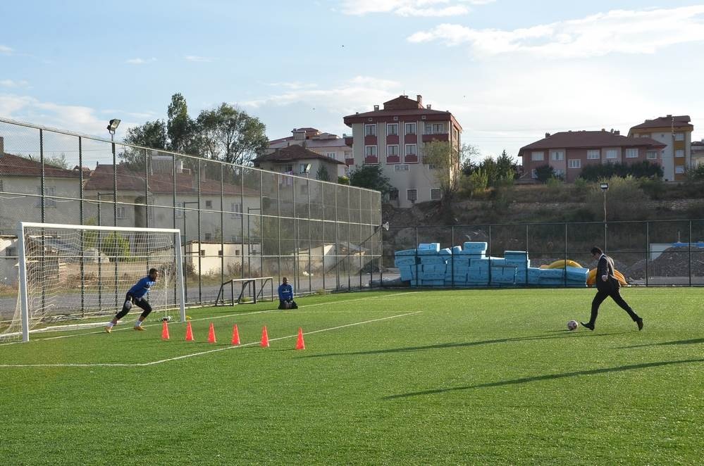 Vali Memiş, Kelkit’te tarımsal tesisleri inceledi 33