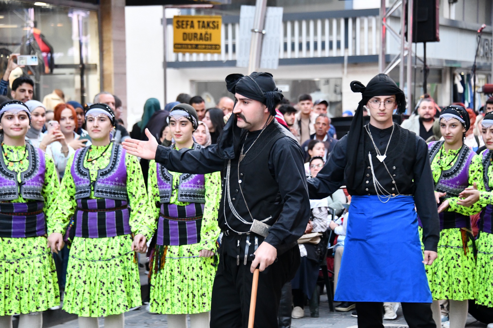 Gümüşhane'de 27. Kuşburnu Festivali başladı   25