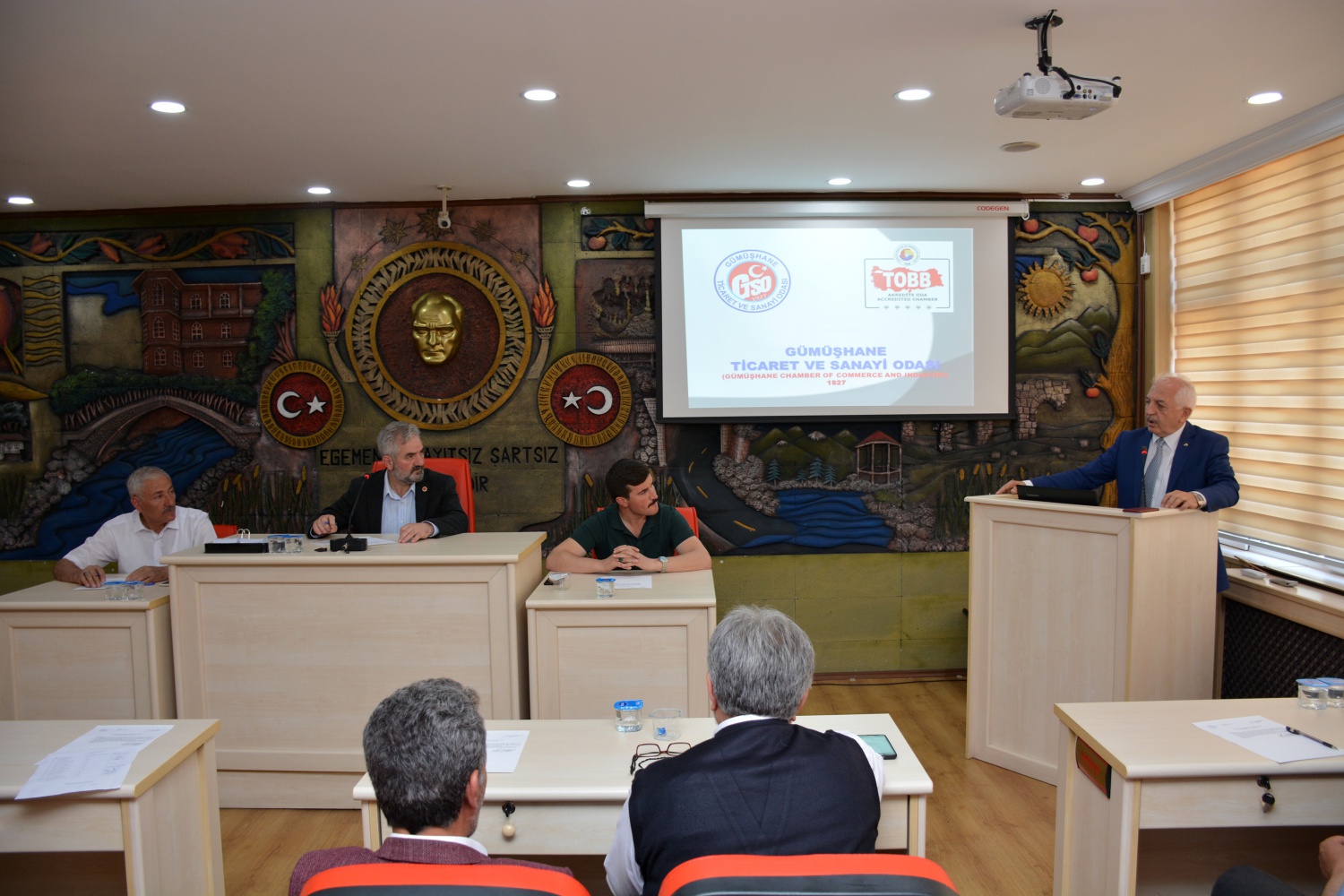 Akçay meclise konuk oldu, meclis üyelerine İŞGEM’i gezdirdi 4