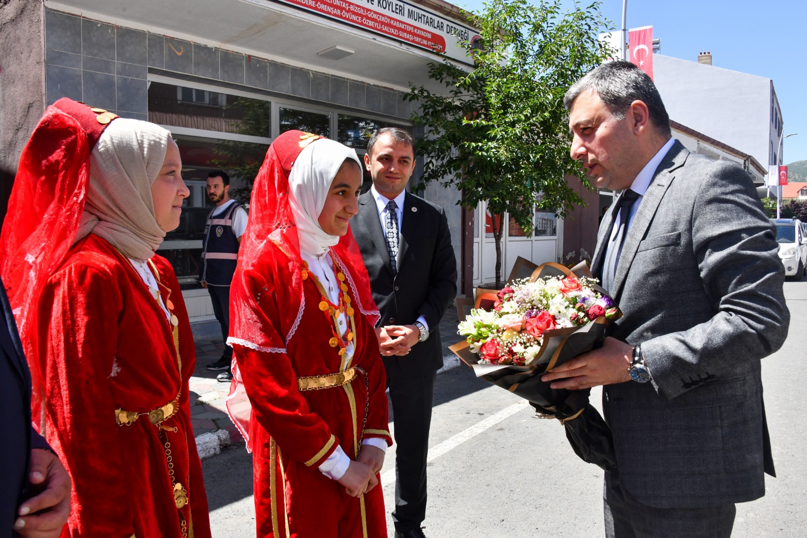 Vali Tanrısever Köse ilçesinde incelemelerde bulundu 32