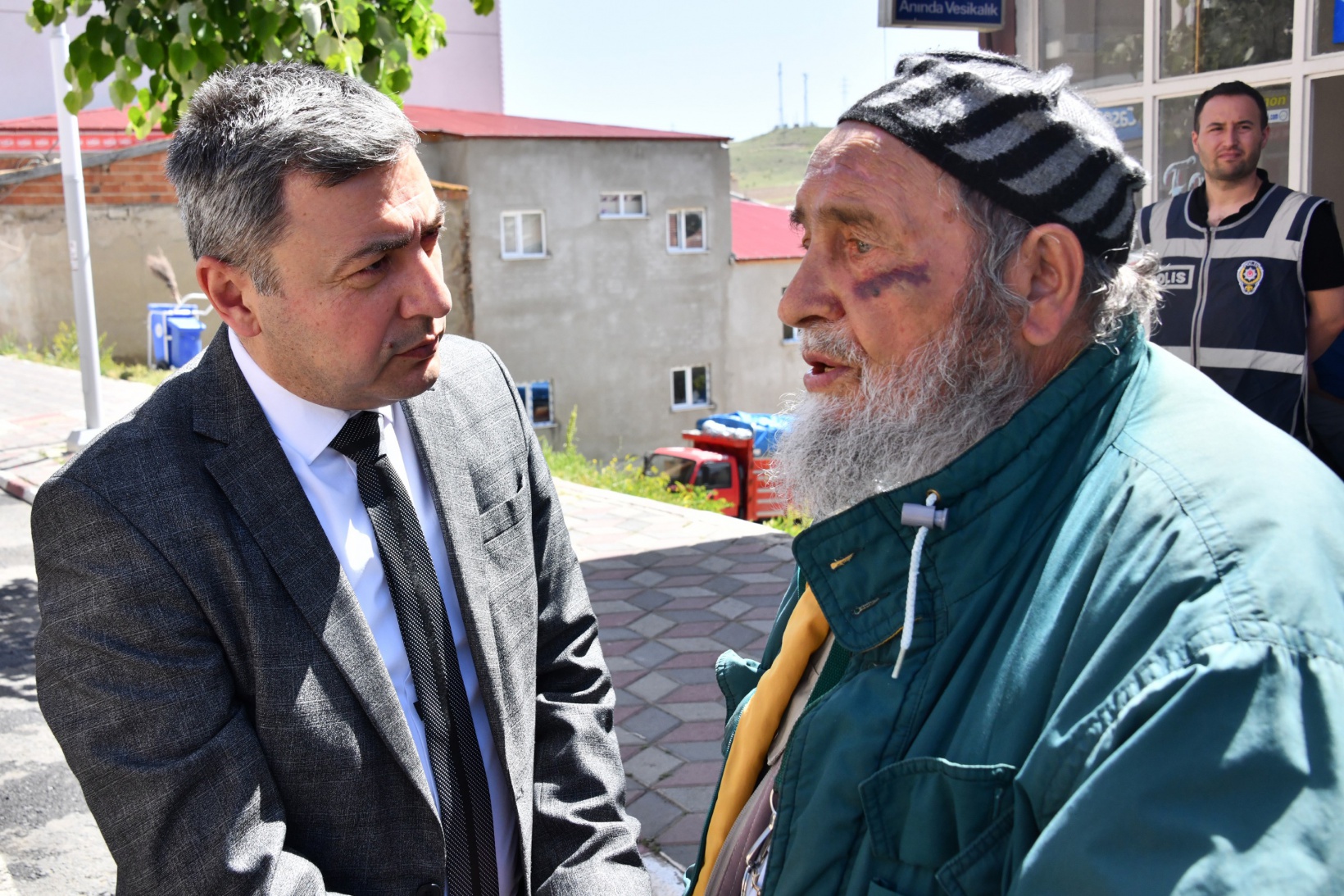 Vali Tanrısever Köse ilçesinde incelemelerde bulundu 38