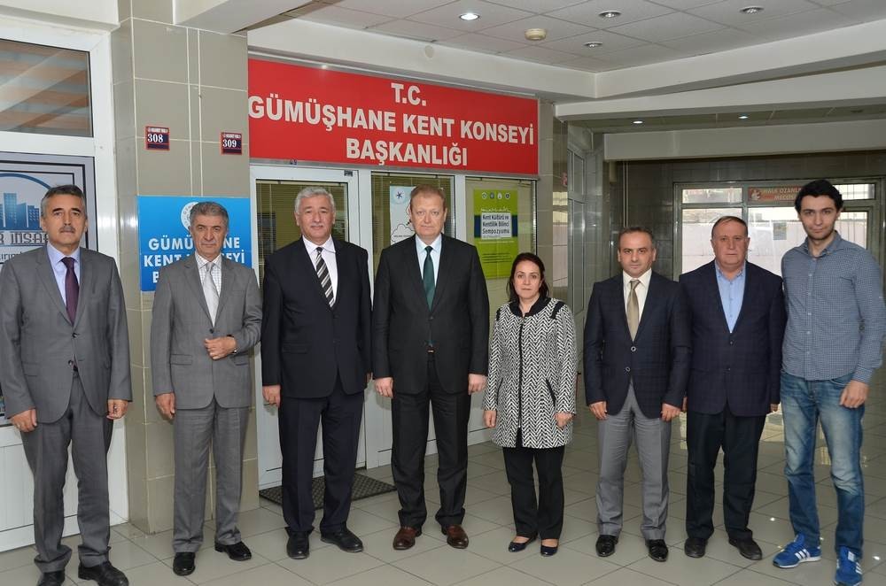 Vali Yavuz veda ziyaretlerine başladı 9