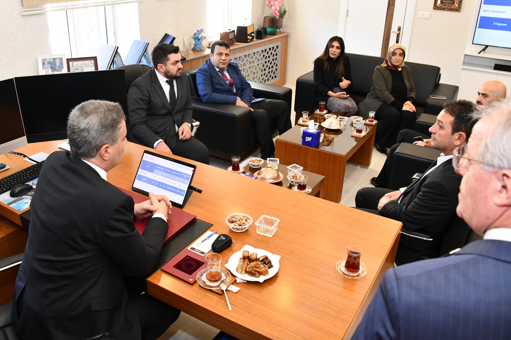 Vali Baruş, Milli Eğitim ve Sağlık Müdürlüğünden brifing aldı 13