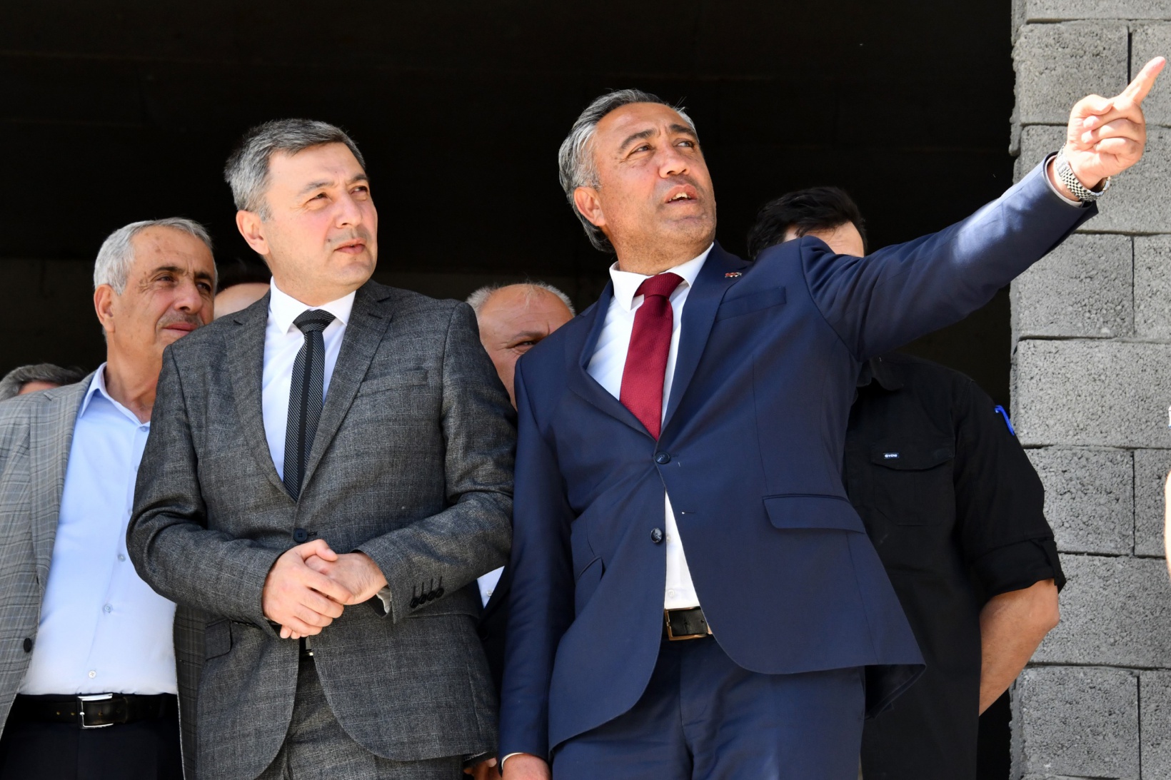 Vali Tanrısever Köse ilçesinde incelemelerde bulundu 46