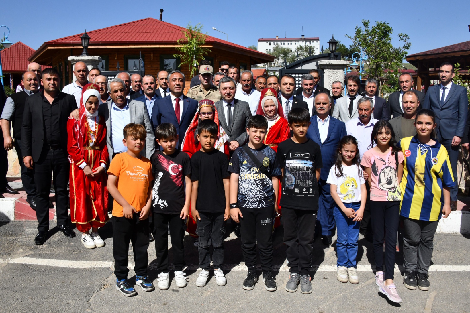 Vali Tanrısever Köse ilçesinde incelemelerde bulundu 39