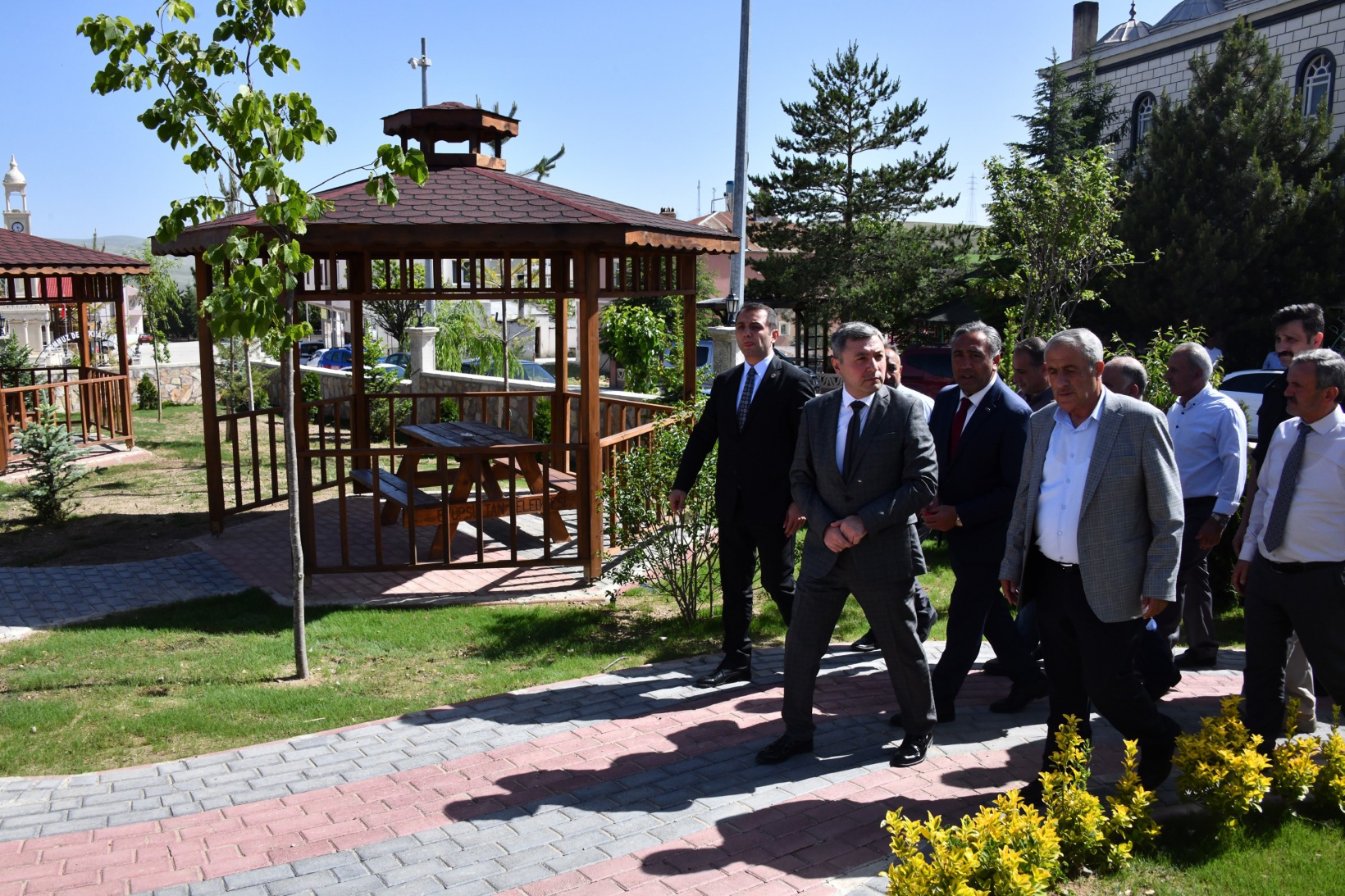 Vali Tanrısever Köse ilçesinde incelemelerde bulundu 24