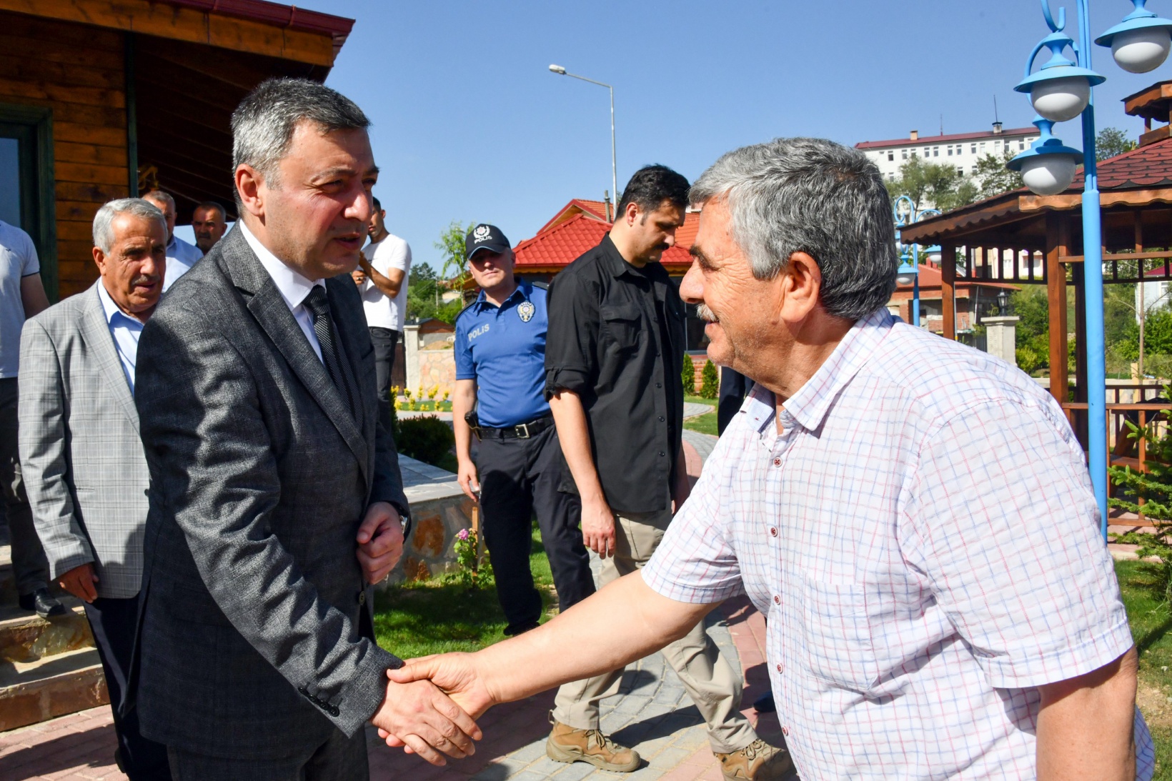 Vali Tanrısever Köse ilçesinde incelemelerde bulundu 22