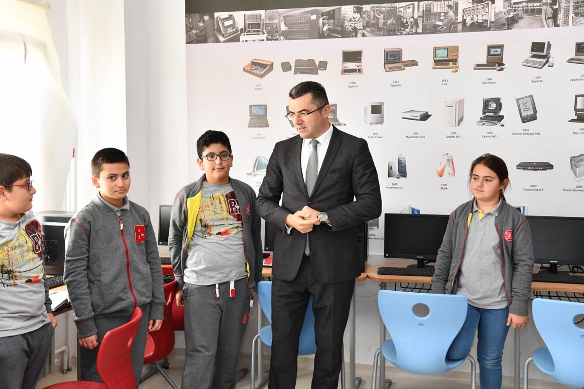 Vali Memiş, eğitim camiasına veda etti 5